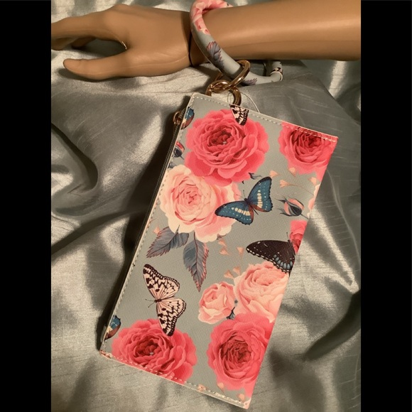 FLORAL KEYCHAIN WRISTLET AND CLUTCH IN ONE!  NWT, 3 pockets, keychain - Picture 5 of 5